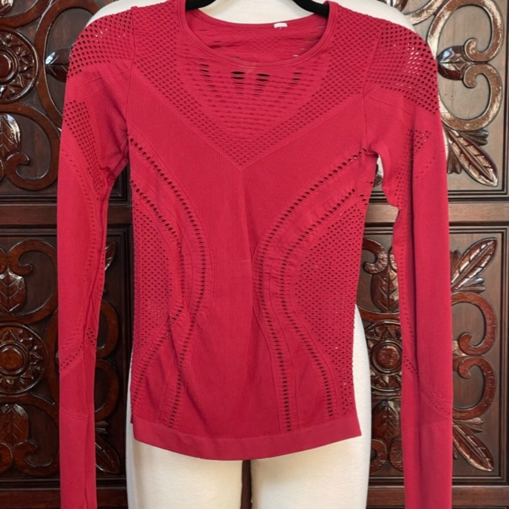 Alo Yoga Cutout Long Sleeve Top